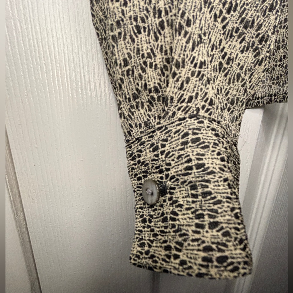 Jones New York Sheer Tuxedo Blouse Size 12 - Picture 5 of 5